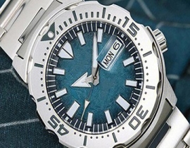 无锡劳力士手表表盘有雾气